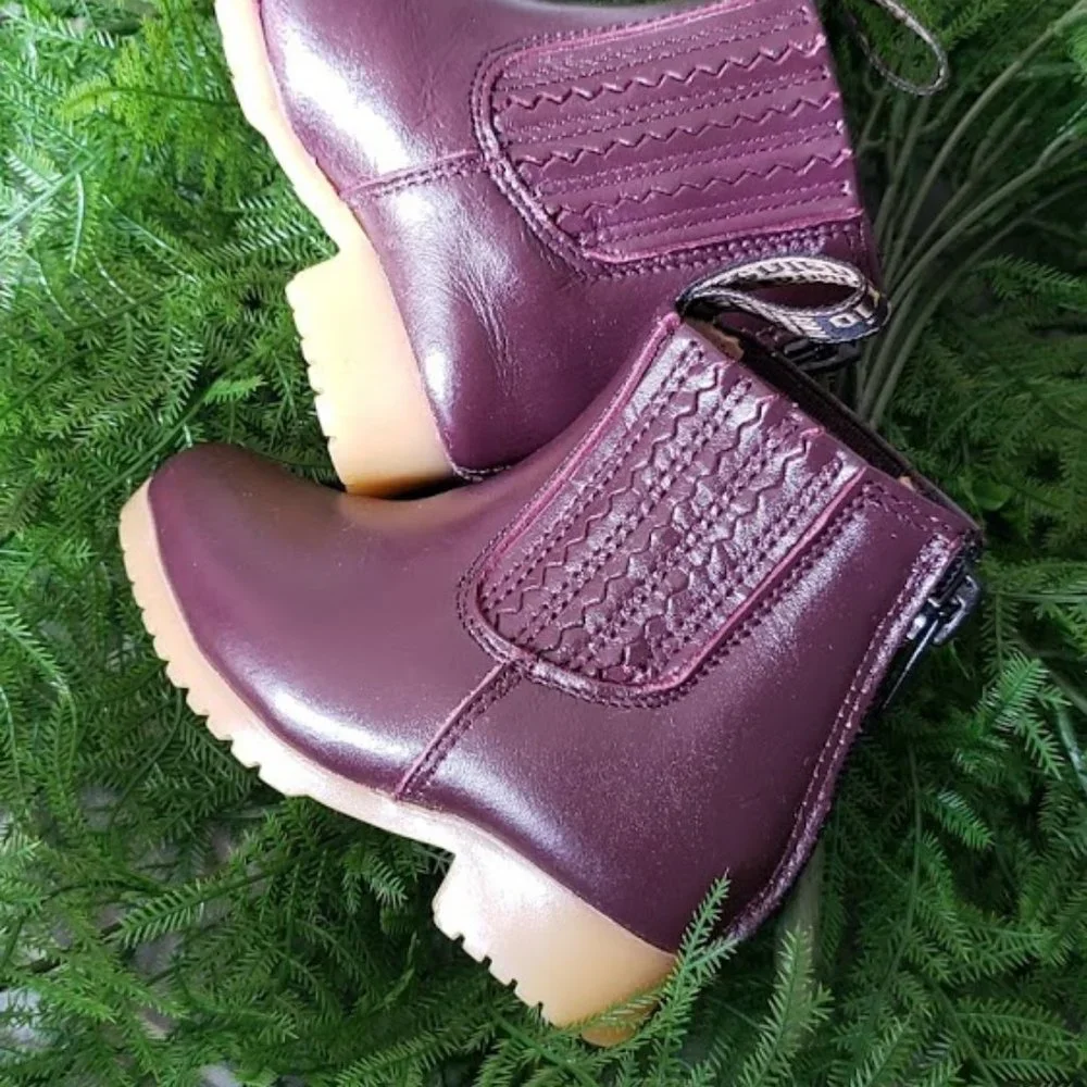 Size 2 boots shoes